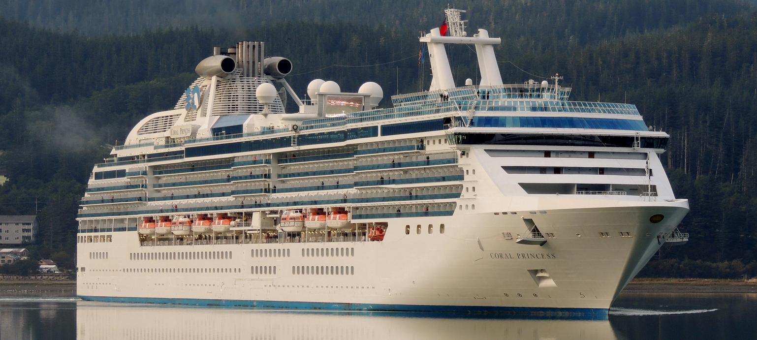 Nuestro buque, el MS CORAL PRINCESS llegando a Juneau (Alaska) en una brumosa mañana de verano. CORAL PRINCESS CRUCEROS PRINCESS CRUCEROS CANAL DE PANAMA CRUCEROS ALASKA CRUCEROS AUSTRALIA CRUCEROS SUDAMERICA CRUCERS CORAL PRINCESS CRUCEROS PACIFICO CRUCEROS PRINCESS CRUISES #CoralPrincess #PrincessCruises